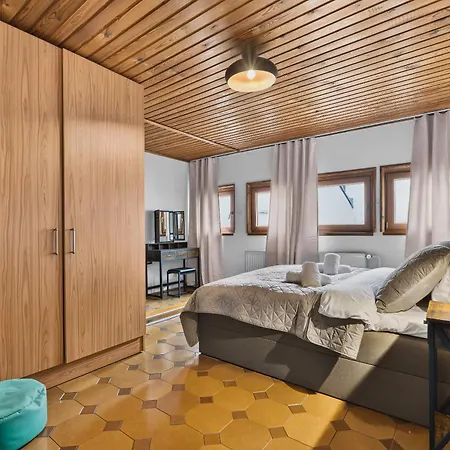 Apartment Wooden On Main Shopping Street - Old Town Pressburg